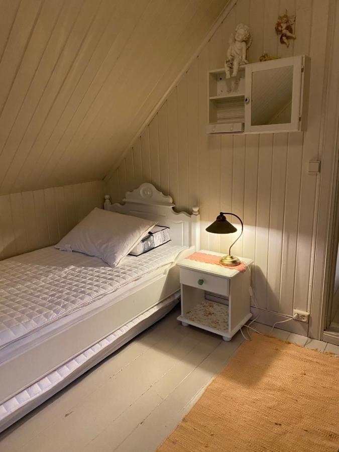 Nordlandshuset "Lottebakken", Ballstad In Lofoten Bagian luar foto