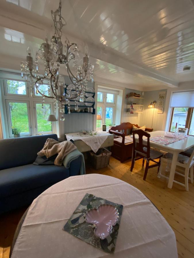 Nordlandshuset "Lottebakken", Ballstad In Lofoten Bagian luar foto
