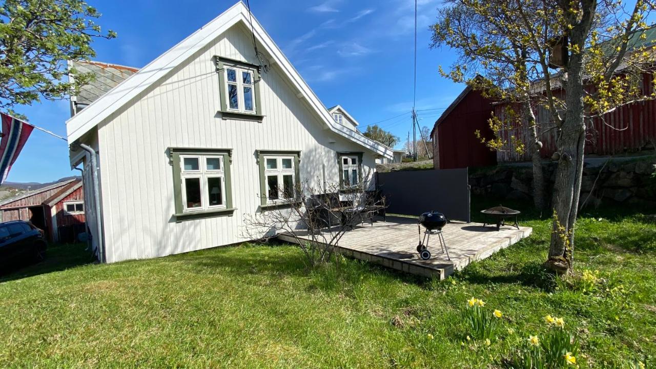 Nordlandshuset "Lottebakken", Ballstad In Lofoten Bagian luar foto