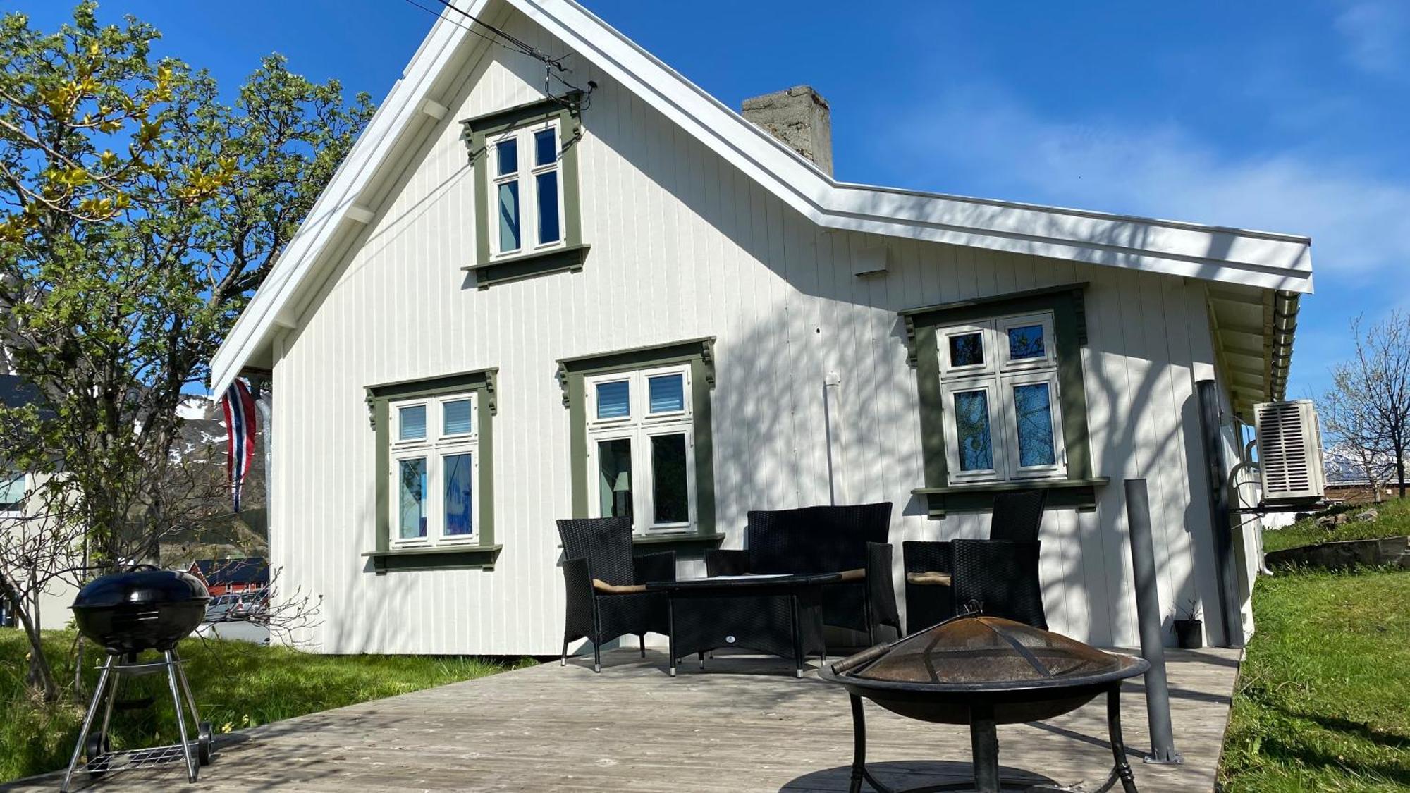 Nordlandshuset "Lottebakken", Ballstad In Lofoten Bagian luar foto