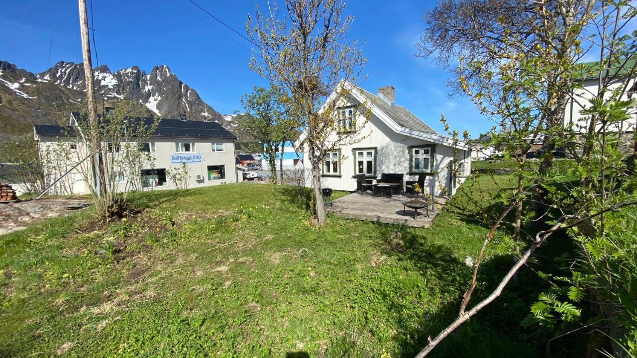 Nordlandshuset "Lottebakken", Ballstad In Lofoten Bagian luar foto